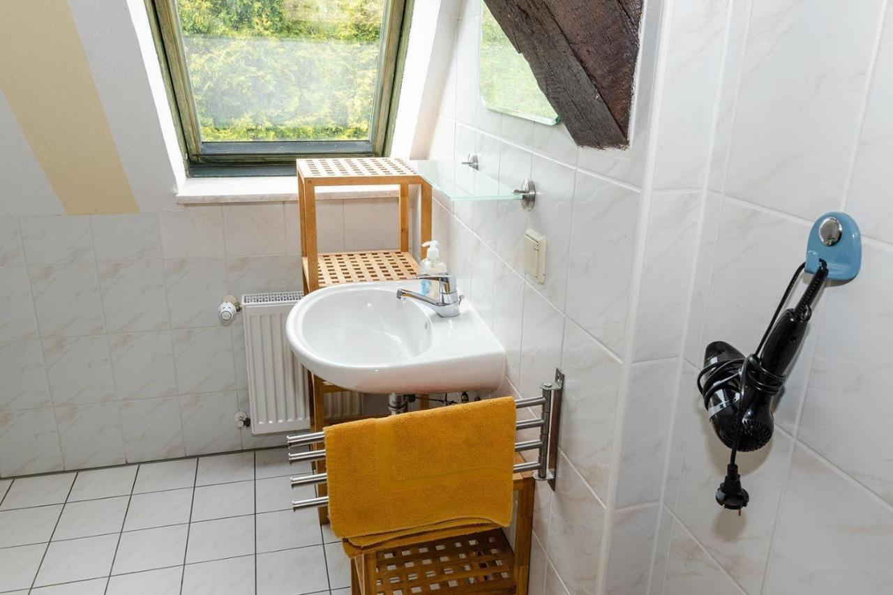 3-R-Ferienwohnung-Fuer-4-Personen-In-Schaprode-Auf-Ruegen-Zi3 ภายนอก รูปภาพ