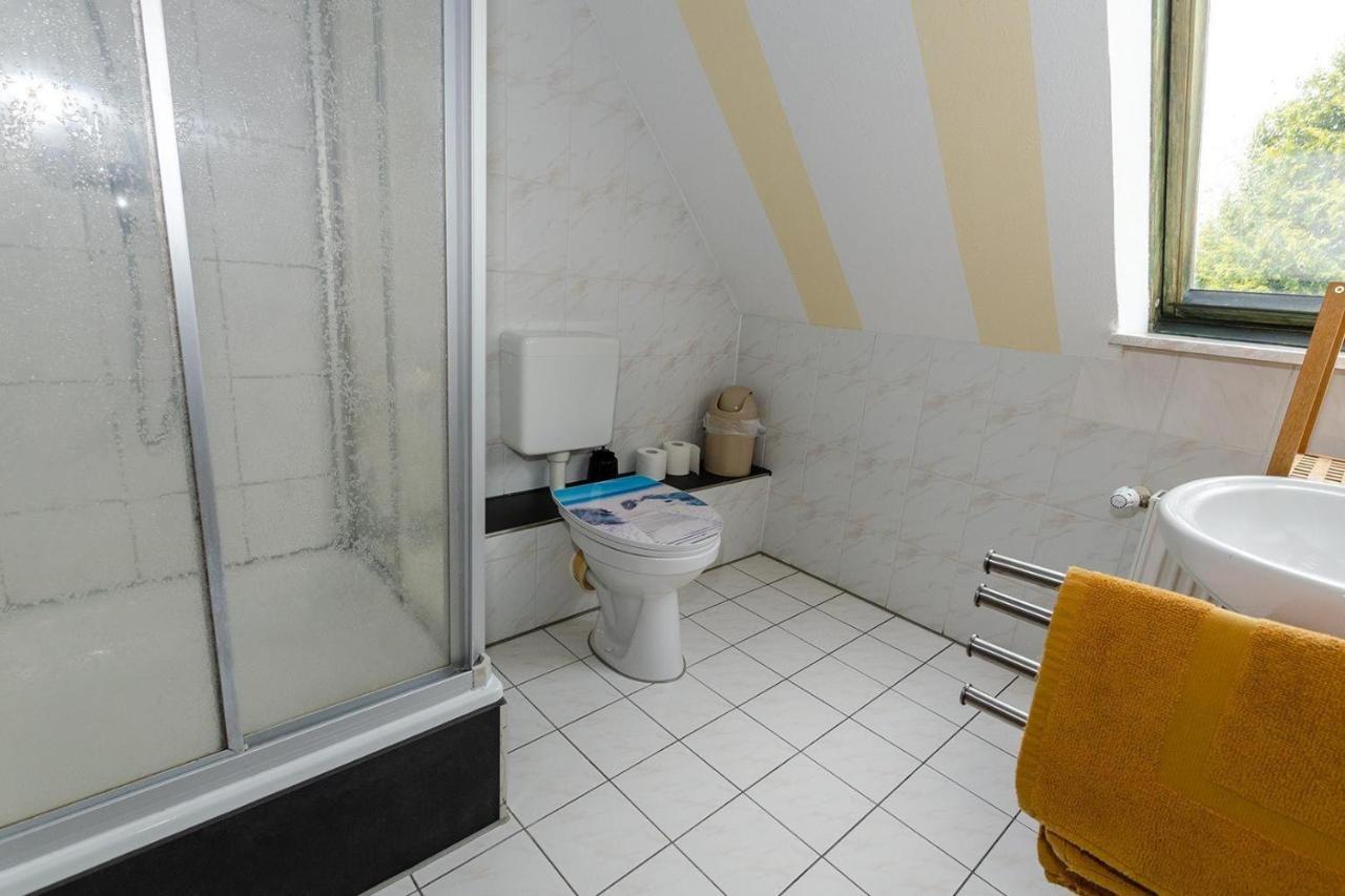 3-R-Ferienwohnung-Fuer-4-Personen-In-Schaprode-Auf-Ruegen-Zi3 ภายนอก รูปภาพ